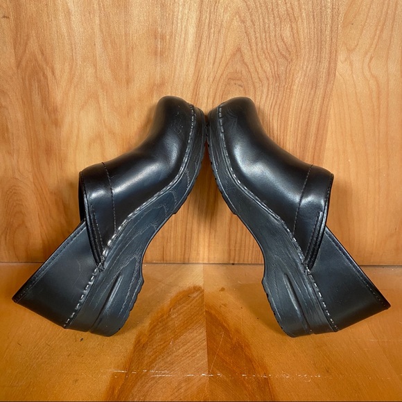 Dansko Clogs Black Womens 8 / 38 SEF1214 - Picture 6 of 8